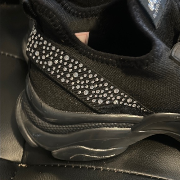 Juicy Couture Women's Black Sneakers with bling accent, size 9.5 - Picture 12 of 15